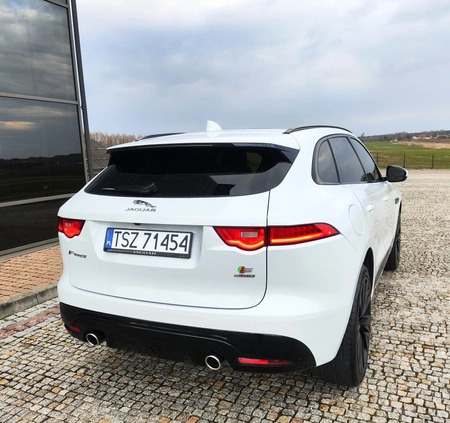 Jaguar F-Pace cena 139000 przebieg: 114000, rok produkcji 2017 z Staszów małe 781